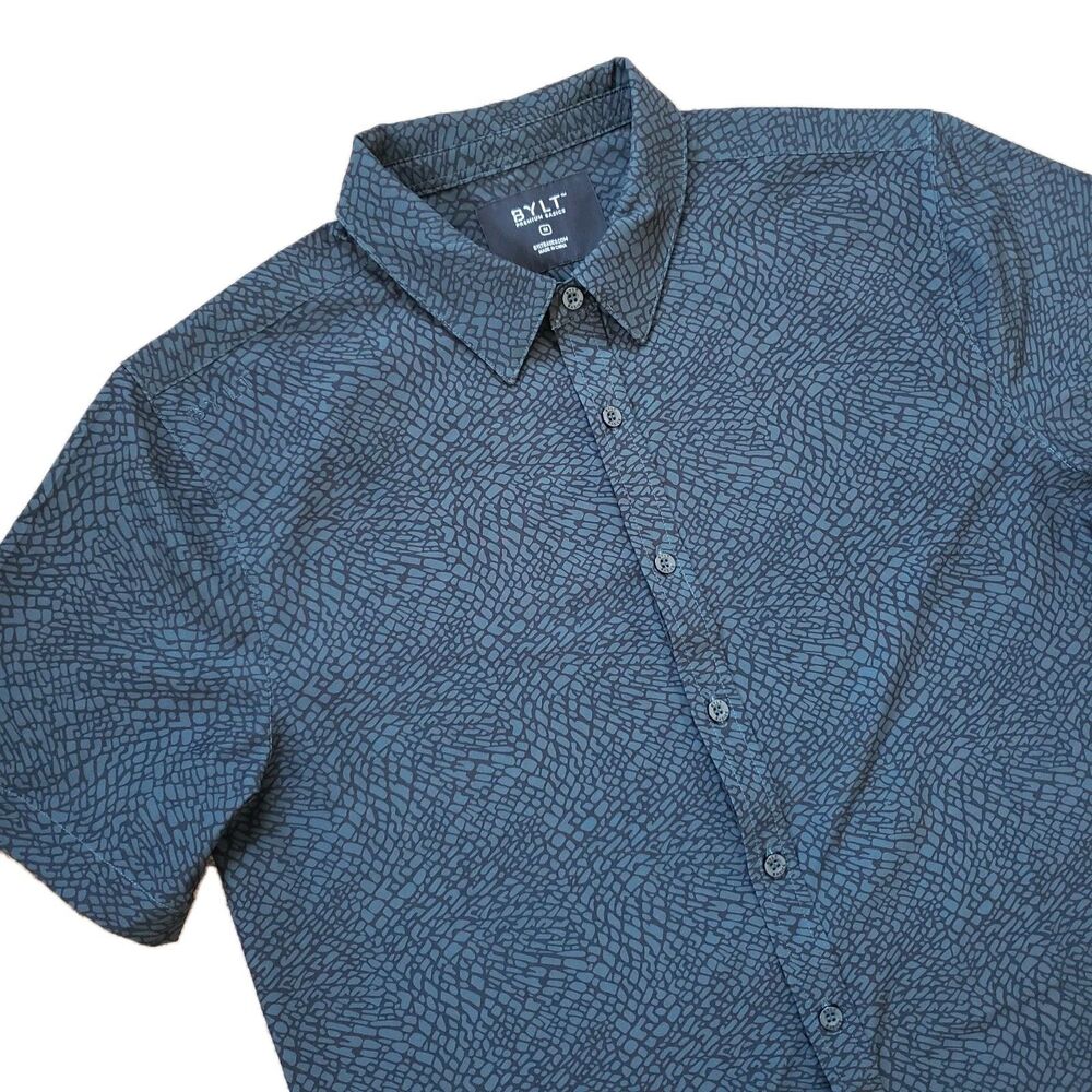 BYLT Elephant Print Size Medium Mens Short Sleeve Button Up Shirt Casual